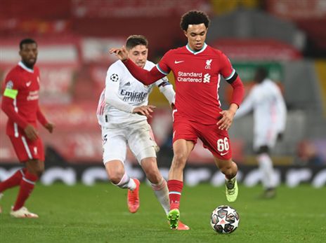 אלכסנדר-ארנולד. צריך לעבור קדימה? (Getty)