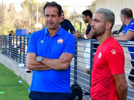 גם שכטר הגיע לצפות (האתר הרשמי של הפועל ב"ש)