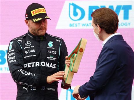 בוטאס. על הפודיום