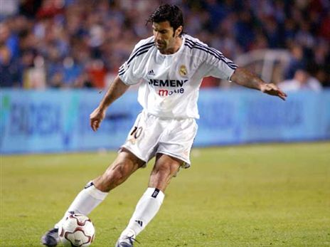 לואיס פיגו. גם הוא ישחק על הדשא בבלומפילד (GETTY)