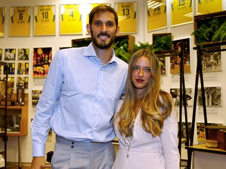 כספי ואשתו. הודה למשפחה (אלן שיבר)