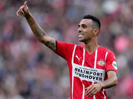 ערן זהבי. הולך ומקבע את מעמדו כאחד השחקנים המשמעותיים בפ.ס.וו (GETTY)