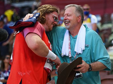 בשביל סבא. קראוסר ואביו (המאמן) (gettyimages)