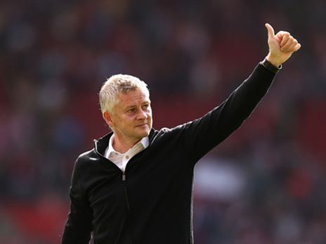 מקבל לידיו את הפורטוגלי (GETTY)