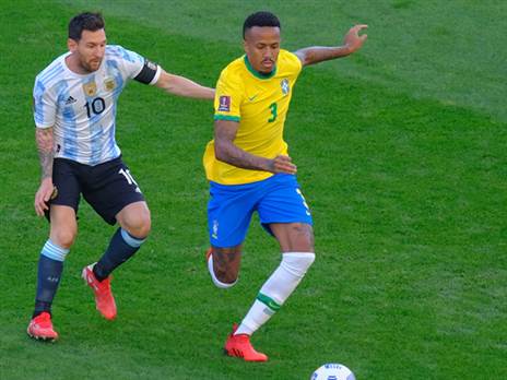 דקות ספורות של כדורגל היו בסאו פאולו לפני שהבלאגן החל (GETTY)