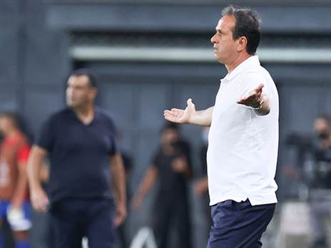 "לא יכול להיות שתשאירו שטחים ליריבה". רוני לוי (צילום: דני מרון)