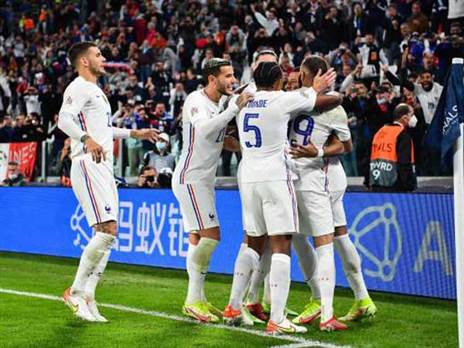 שוב הם הורסים חגיגה בלגית. נבחרת צרפת (GETTY)