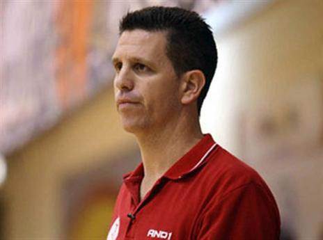 אברהמי. אחד המאמנים הבכירים בלאומית (אלן שיבר)