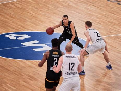 "הוליך לניצחון" (האתר הרשמי של פרטיזן בלגרד)