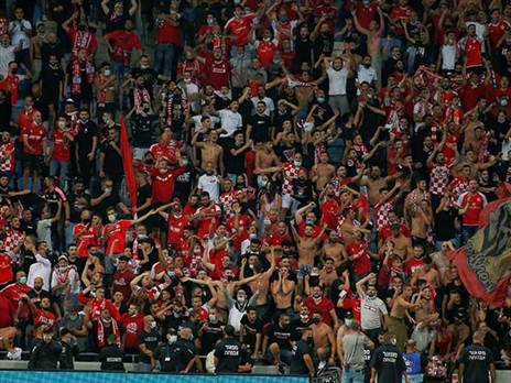 יגיבו בבוז על בוז. אוהדי ב"ש (צילום: אלן שיבר)