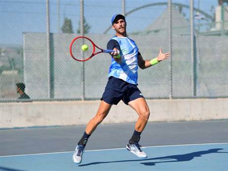 בשלב הבא. עוליאל (קרדיט: אלכס גולדשטיין, איגוד הטניס)