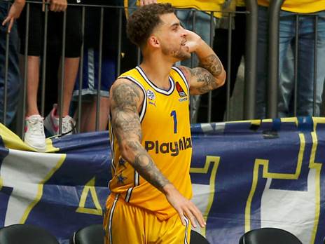 אתמול הוא לא חגג. ווילבקין (אלן שיבר)