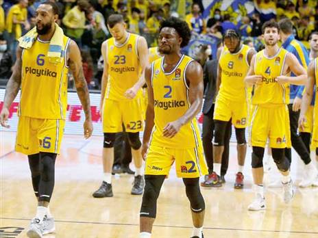 שחקני מכבי. נמנעו מאסון (אלן שיבר)