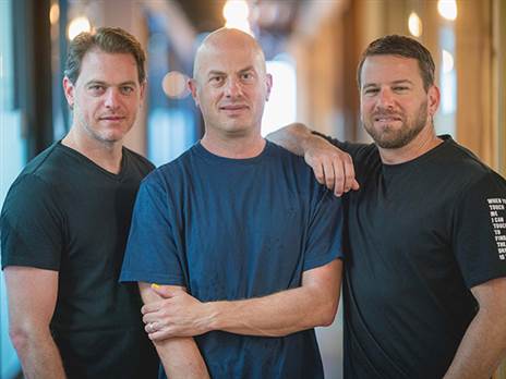 מימין לשמאל: אופיר שרעפי COO, עילי דה-בר CEO, אופיר גרטנר CRO)