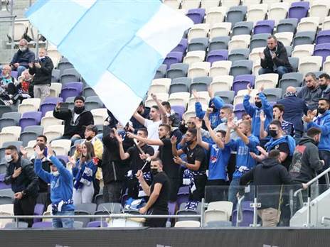 אוהדי מכבי פתח תקווה. כמעט יצאו מבלומפילד עם נקודה (אודי ציטיאט)