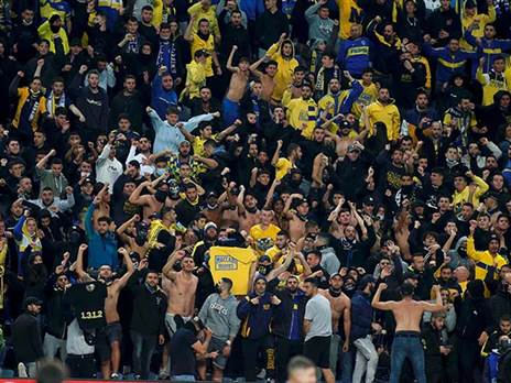 אוהדי מכבי במושבה (אלן שיבר)