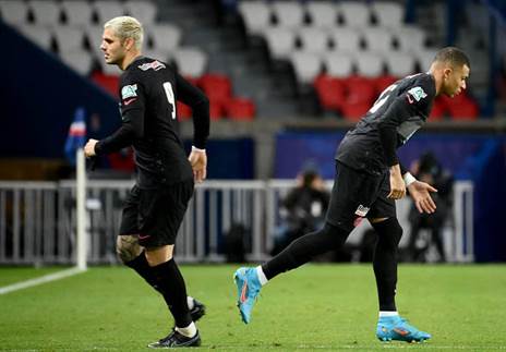 עלה לקול תשואות הקהל. אמבפה (GETTY)