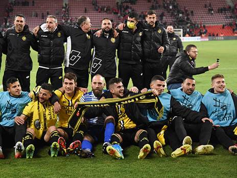 חגיגה בצהוב (ברני ארדוב)