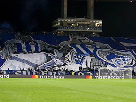 אוהדי פורטו. מתחת לירוקים (GETTY)