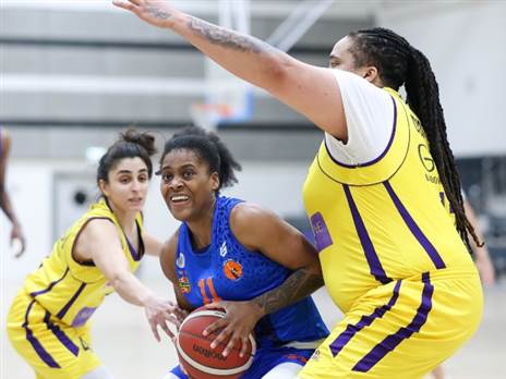 קאנישה בל ופ''ת השיגו את הכרטיס לבית העליון עוד הערב (קרדיט: מנהלת ליגת העל לנשים בכדורסל)