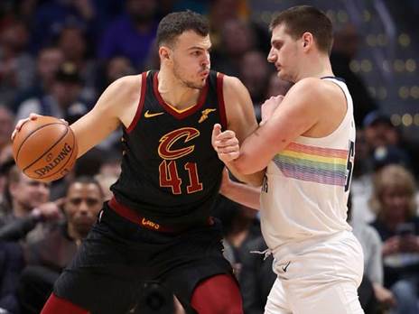 ז'יז'יץ' מול יוקיץ'. "ב-NBA הכל שונה" (Getty)