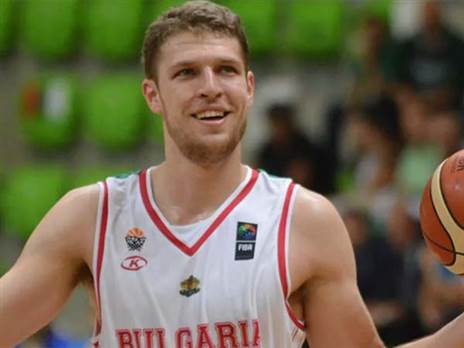 וזנקוב במדי בולגריה. זוכר את השורשים (פיב"א)