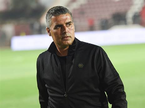 חיים סילבס. צרות למאמן בהגנה (ברני ארדוב)