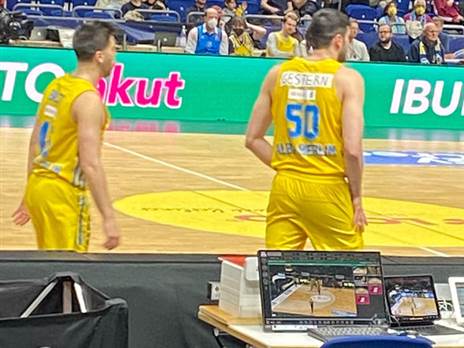 מסבים גאווה לישראל. זוסמן ובלאט (צילום: נדב מור)