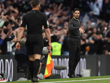 "אם אדבר, ישעו אותי". ארטטה (GETTY)