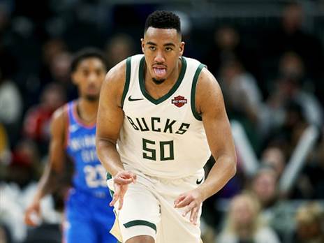 שמונה משחקים עם הבאקס (GETTY)