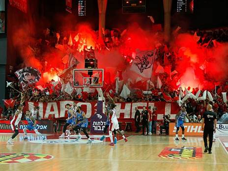 "יריבות עירונית נהדרת". מכבי ת"א בדרייב אין נגד הפועל (צילום: אלן שיבר)