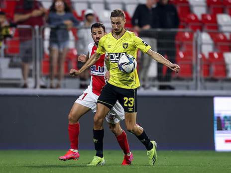 מאמץ אחרון להשאירו. תמיר עדי (צילום: מאור אלקסלסי)