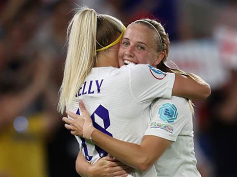 ערב אדיר לבת' מיד (Getty)