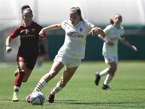 נועה סלימהוגיץ'. תמשיך לעשות חיל באיטליה? (AC MILAN, GETTY)