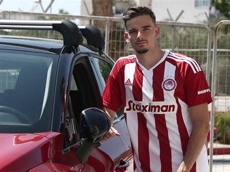 "קיבל הרבה מאוד הצעות". ליידנר (האתר הרשמי של אולימפיאקוס)