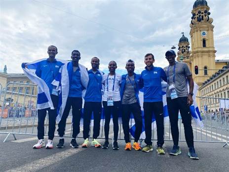 נבחרת המרתון לאחר הזכייה (קרדיט: איגוד האאתלטיקה)