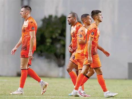 שחקני נס ציונה. לוט בערפל (אלן שיבר)