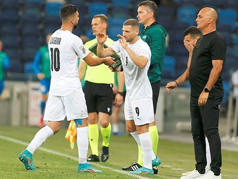 מואנס דאבור ושון וייסמן. חלוץ ויאדוליד תפס את מקומו (אלן שיבר)