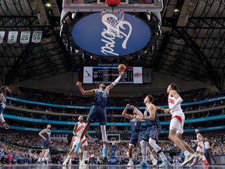 מקבל יותר עזרה העונה  (Photo by Glenn James/NBAE via Getty Images)
