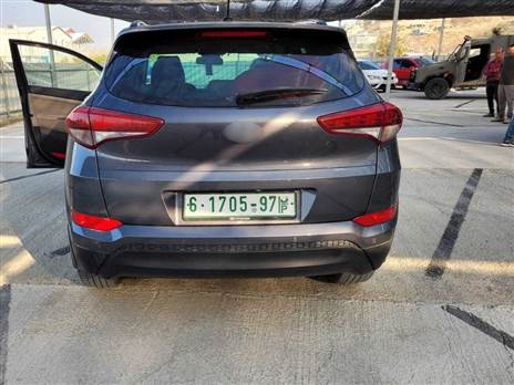 רכב ישראלי שהגיע לשטחי הרשות. לוחית הרישוי הוחלפה והרכב נמכר בשוק המקומי (צוות פוינטר)