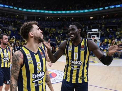 וילבקין ומוטלי. בדרך לפיינל פור (Tolga Adanali/Euroleague Basketball via Getty Images)