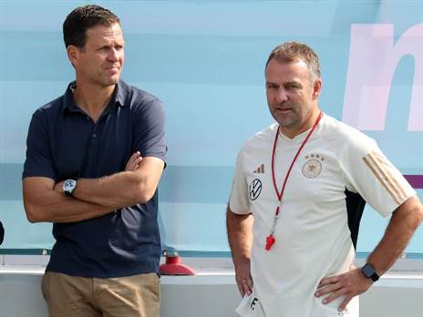 פליק ואוליבר בירהוף. המנהל לא המשיך אחרי הכישלון בקטאר (GETTY)