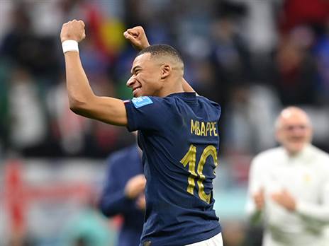 אמבפה יחייך גם בסיום הטורניר?