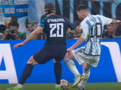 ונראה כאילו הוא מתקשה