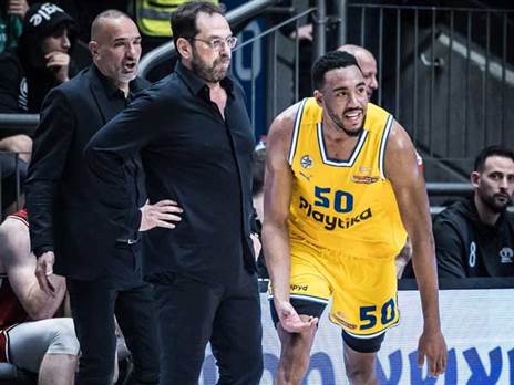 משחק גדול שלו. קולסון (עודד קרני)