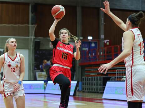 סער עם הכדור (קרדיט: לירון מולדובן)