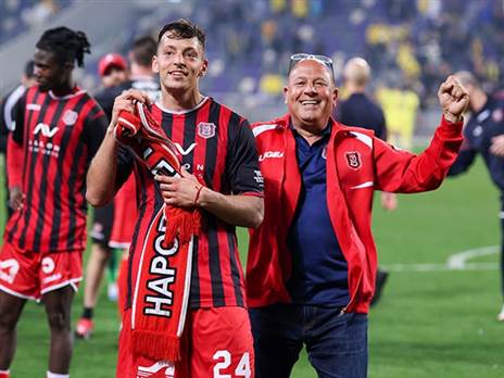 בדש. חגג את הניצחון (דני מרון)