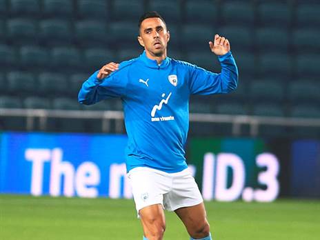 רצה להיות עם גלוך בחדר ולחנוך אותו. זהבי (אלן שיבר)