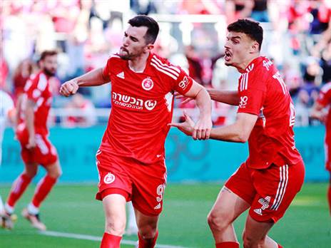 אוז'בולט מרים את הפועל ת"א (קובי אליהו)