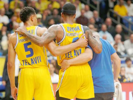 עורר דאגה. בראון (אלן שיבר)